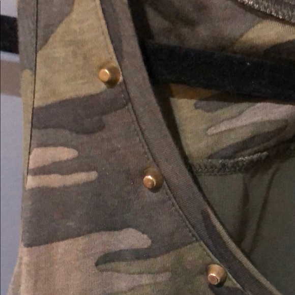 Shirt - Picture 5 of 5